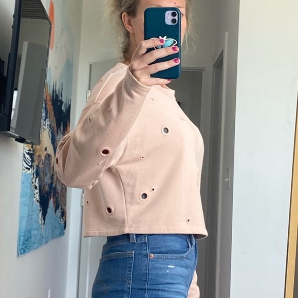 Alo Yoga Cadence Pullover in Nectar - Picture 10 of 11